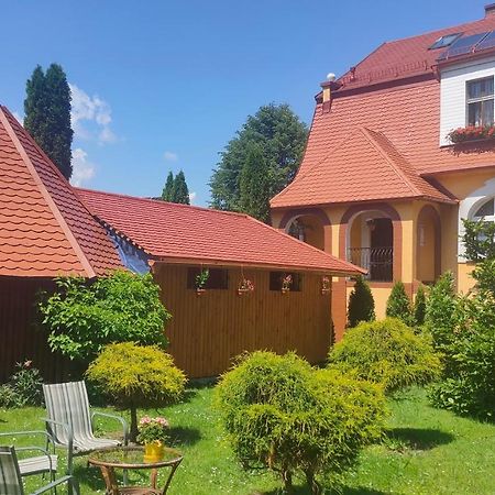 Gosciniec Iwona Hotel Glucholazy ภายนอก รูปภาพ