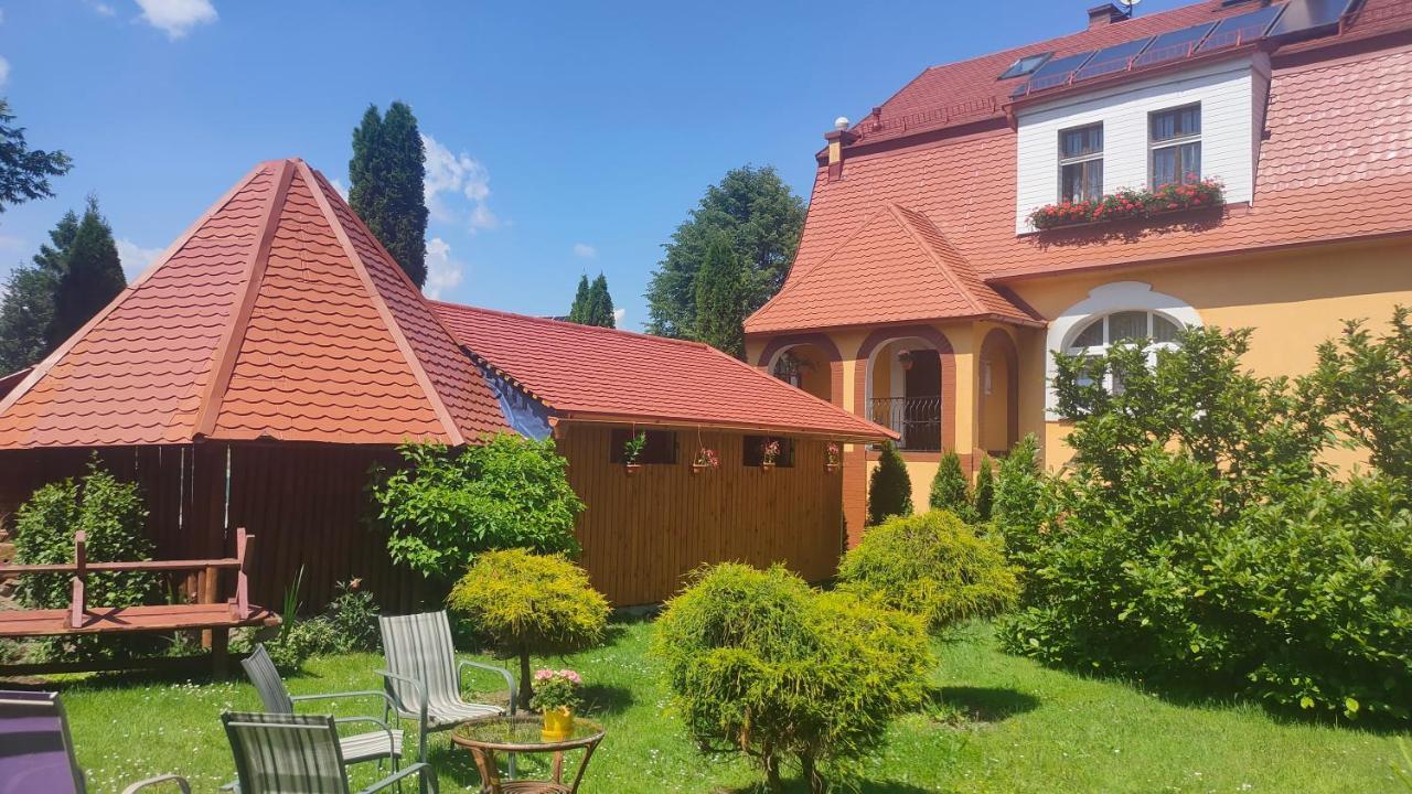 Gosciniec Iwona Hotel Glucholazy ภายนอก รูปภาพ