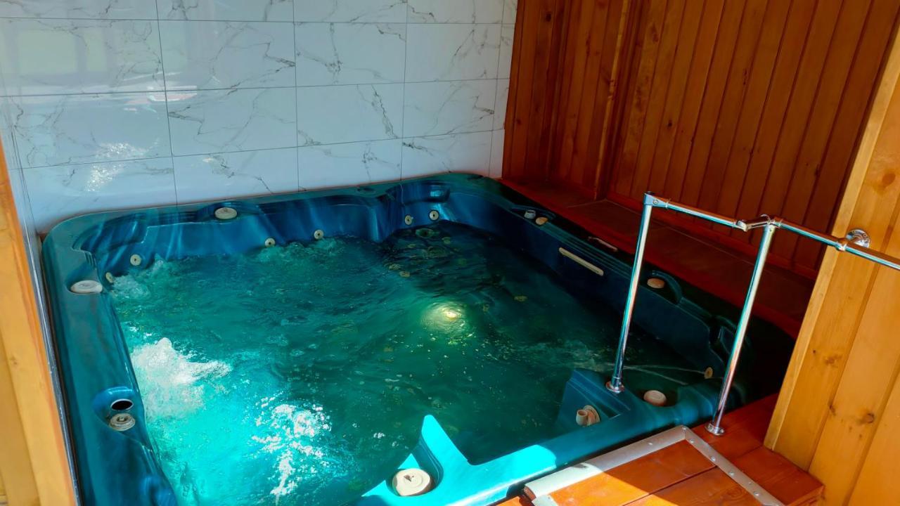 Gosciniec Iwona Hotel Glucholazy ภายนอก รูปภาพ
