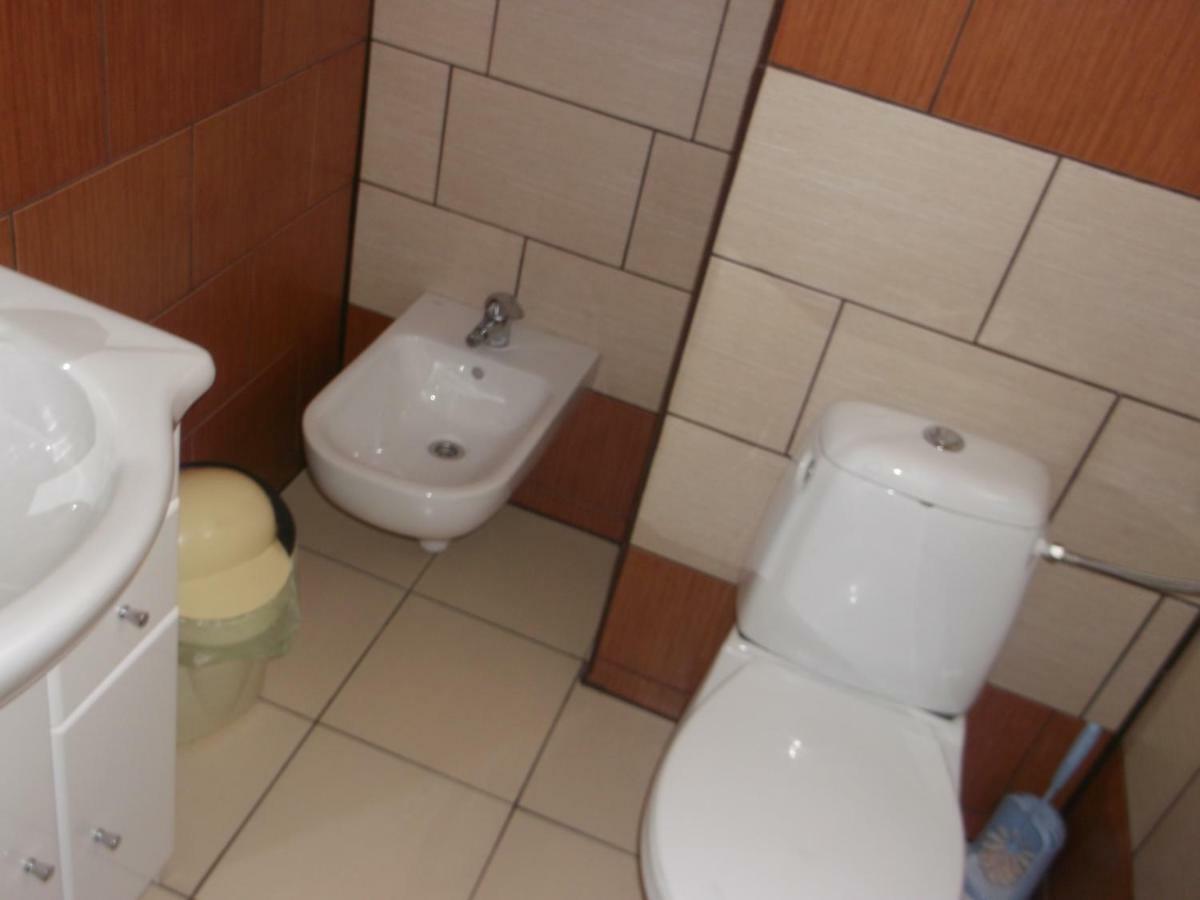 Gosciniec Iwona Hotel Glucholazy ภายนอก รูปภาพ