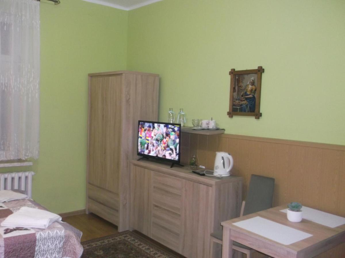 Gosciniec Iwona Hotel Glucholazy ภายนอก รูปภาพ